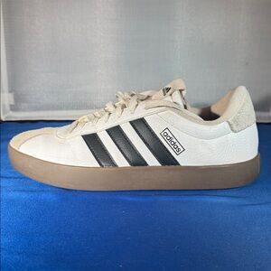 Adidas VL court shoe sneaker women’s 8.5
